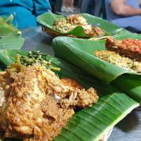 nasi-pramuria-kuliner-legend-yang-selalu-ramai-pengunjung