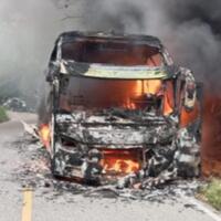 bus-als-medan-jakarta-hangus-terbakar-di-palupuh