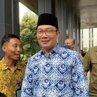 ridwan-kamil-klarifikasi-viral-guru-di-cirebon-dipecat-usai-kritik-dirinya