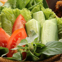 3-sayuran-yang-kerap-dijadikan-lalapan-makanan-di-indonesia