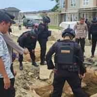 gempar--warga-kota-kendari-temukan-benda-diduga-bom-peninggalan-pd-ii