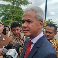 twitterganjar-diserbu-warganet-terkait--kenangan-di-masjid-kampus-ugm