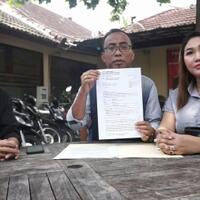 5-tahun-mandi-kembang-pedagang-kelontong-ini-tertipu-dukun-pelaris-rp-42-miliar