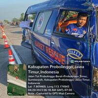 kecelakaan-ambulans-sebabkan-jenazah-terlempar-begini-kata-warga