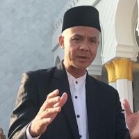 saat-topik--kapan-nikah--tergusur-oleh--ganjar-nyapres--pada-silaturahmi-lebaran