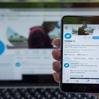 mulai-bulan-mei-baca-berita-di-twitter-akan-berbayar
