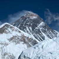3-fakta-kelam-pendakian-gunung-everest-gunung-paling-mematikan-di-dunia