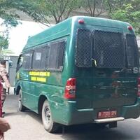 mobil-tahanan-kejagung-bersiaga-jelang-pengumuman-hasil-pemeriksaan-menkominfo-jhonny