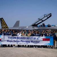 untuk-pertama-kali-pilot-uji-tni-au-ikut-terbang-dengan-kf-21-boramae