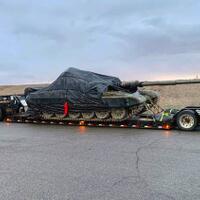 tank-t-72-terlihat-di-pom-bensin-amerika-mau-dibawa-kemana