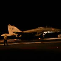 untuk-pertama-kali-mig-29k-take-off-dan-landing-di-ins-vikrant-pada-malam-hari