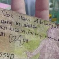 perlakuan-berikut-termasuk-vandalisme-terhadap-uang-kertas-agan-pernah-melakukan