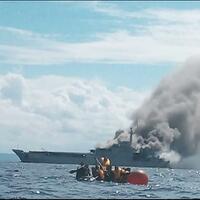 kri-teluk-hading-terbakar-di-perairan-selayar-seluruh-awak-kapal-selamat