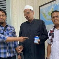ingin-ceramah-pak-ustad-ini-malah-tertangkap-membawa-sabu