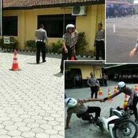 ditantang-kapolres-sebanyak-6-kapolsek-tak-lulus-ujian-praktik-sim-c-ujian-zig-zag