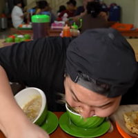 gara-gara-nex-carlos-nyungsep-saat-makan-warung-soto-ini-jadi-ramai-pembeli