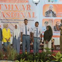 ganjar-kesal-temukan-pungli-di-sekolah-berkedok-infak