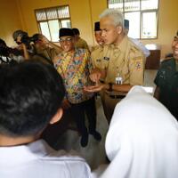 ganjar-berang-siswi-smkn-di-rembang-ngaku-ditarik-infak-rp-300-ribu