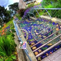 8-street-art-inspiratif-pada-berbagai-tangga-ini-akan-membuat-hatimu-tentram