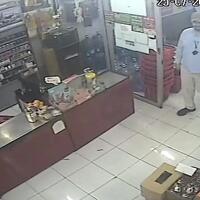 viral-wna-diduga-hipnotis-pegawai-minimarket-begini-kronologinya