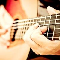 pengalaman-belajar-gitar-yg-bikin-baper-kamu-ngalamin-gan
