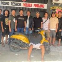 pria-rampok-toko-emas-100-gram-lalu-berikan-ke-orangtuanya-sebagai-hadiah