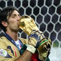 gianluigi-buffon-akhirnya-resmi-pensiun-apa-kenangan-paling-berkesan-dengannya-gan