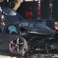 ferrari-sf90-ambyar-setelah-menabrak-tiga-mobil-yang-diparkir