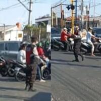 polisi-atur-lalu-lintas-cuma-buat-foto-setelah-itu-pergi