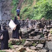 curug-bogor-rasa-timur-tengah-isinya-orang-arab-semua