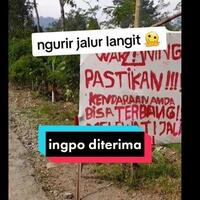 viral-kurir-diminta-terbang-saat-mengantarkan-paket-ternyata-ini-penyebabnya