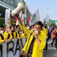 bem-ui-tantang-ganjar-anies-dan-prabowo-debat-di-kampus--datang-kalau-berani