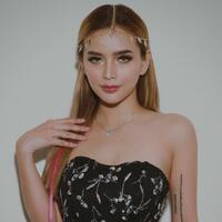 5-potret-cantik-verny-hasan-caleg-nasdem-yang-ngaku-dihamili-denny-sumargo