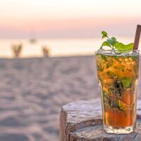 es-teh-minuman-yang-menyegarkan-di-tengah-panasnya-indonesia