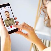 keren-ai-mengajakmu-video-call-teman-lamamu-yang-hilang-jadi--hidup-kembali