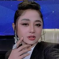 dewi-perssik-pakai-baju-transparan-netizen--berpakaian-tapi-telanjang