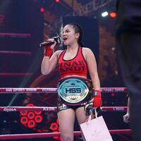 tanding-tinju-dinar-candy-berhasil-tumbangkan-pamela-safitri-di-atas-ring