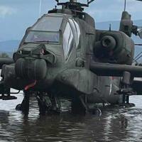 diguyur-hujan-lebat-sarang-helikopter-serang-ah-64-apache-milik-yunani-kebanjiran