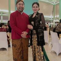 penampilan-nikita-pakai-kebaya-dinilai-mirip-istri-soekarno-kayak-ratna-sari-dewi