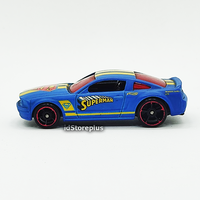diecast-mobil-hot-wheels-2005-ford-mustang-gt-superman-3-7