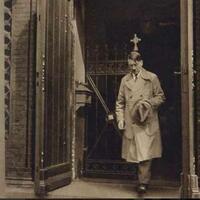hobi-maingame-onlinehingga-puja-adolf-hitler-remaja-ini-tewas-usai-lompat-di-rusun