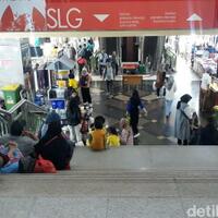 kembali-ramai-kondisi-pasar-tanah-abang-sekarang-apa-imbas-ditutupnya-tiktok-shop
