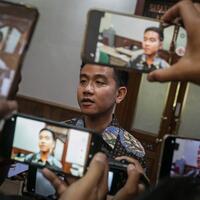 disebut-bakal-gabung-golkar-gibran-tegaskan-masih-jadi-kader-pdip