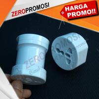 promosi-custom-universal-travel-adaptor-bulat-uar02