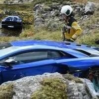 lamborghini-aventador-svj-sewaan-nyemplung-ke-sungai-di-swiss-pengemudi-selamat
