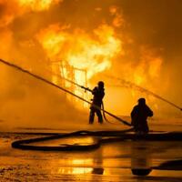 petugas-damkar-yang-padamkan-kebakaran-di-lepping-makassar-dipukuli-warga-kok-bisa