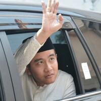 sekjen-pdi-p-para-ketum-parpol-dipegang-kartu-trufnya-untuk-dukung-gibran-cawapres