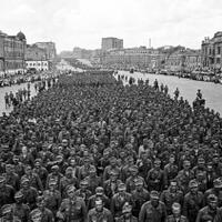 apocalypse-world-war-2-tahun-1944-akhirnya-tentara-jerman-bisa-berparade-di-moskow