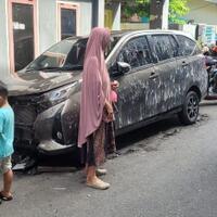 orang-kebal-hukum-santai-bakar-toyota-calya-pemilik-sebut-belum-genap-sebulan-beli