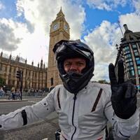 pengusaha-ini-naik-motor-listrik-dari-jakarta-ke-london